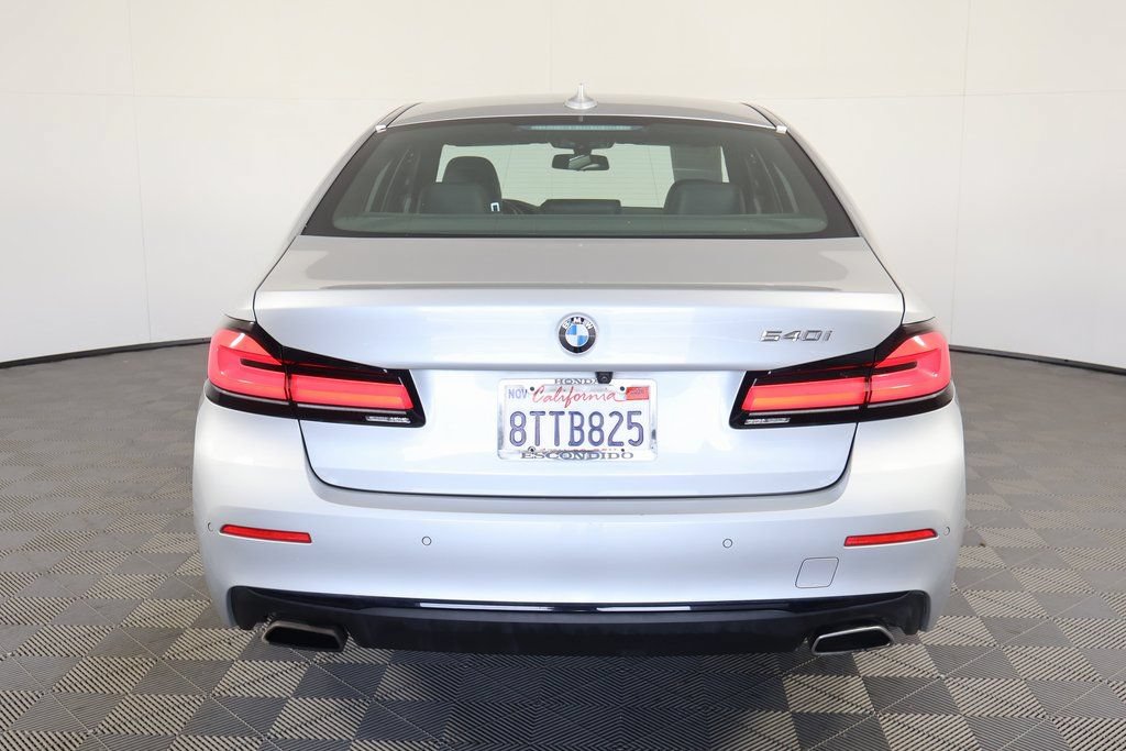 Used 2021 BMW 540i w/ Premium Package RWD image 5