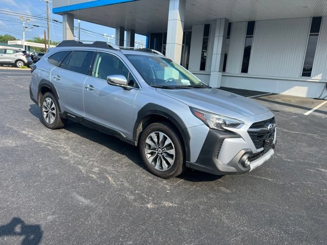 Used 2024 Subaru Outback Touring AWD/4WD image 2