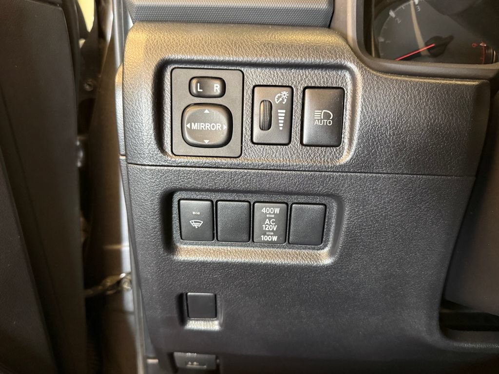 Used 2020 Toyota 4Runner SR5 Premium w/ Moonroof Package AWD/4WD image 17