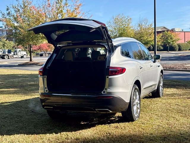 Used 2020 Buick Enclave Premium w/ Sun and Sites Package FWD image 15