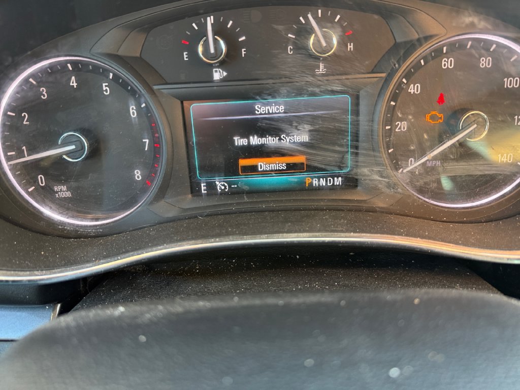 Used 2018 Buick Encore Essence FWD image 20