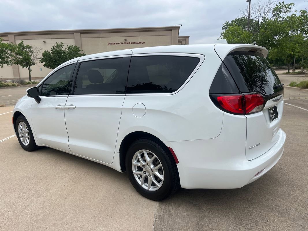 Used 2020 Chrysler Voyager LX w/ Cold Weather Group image 7