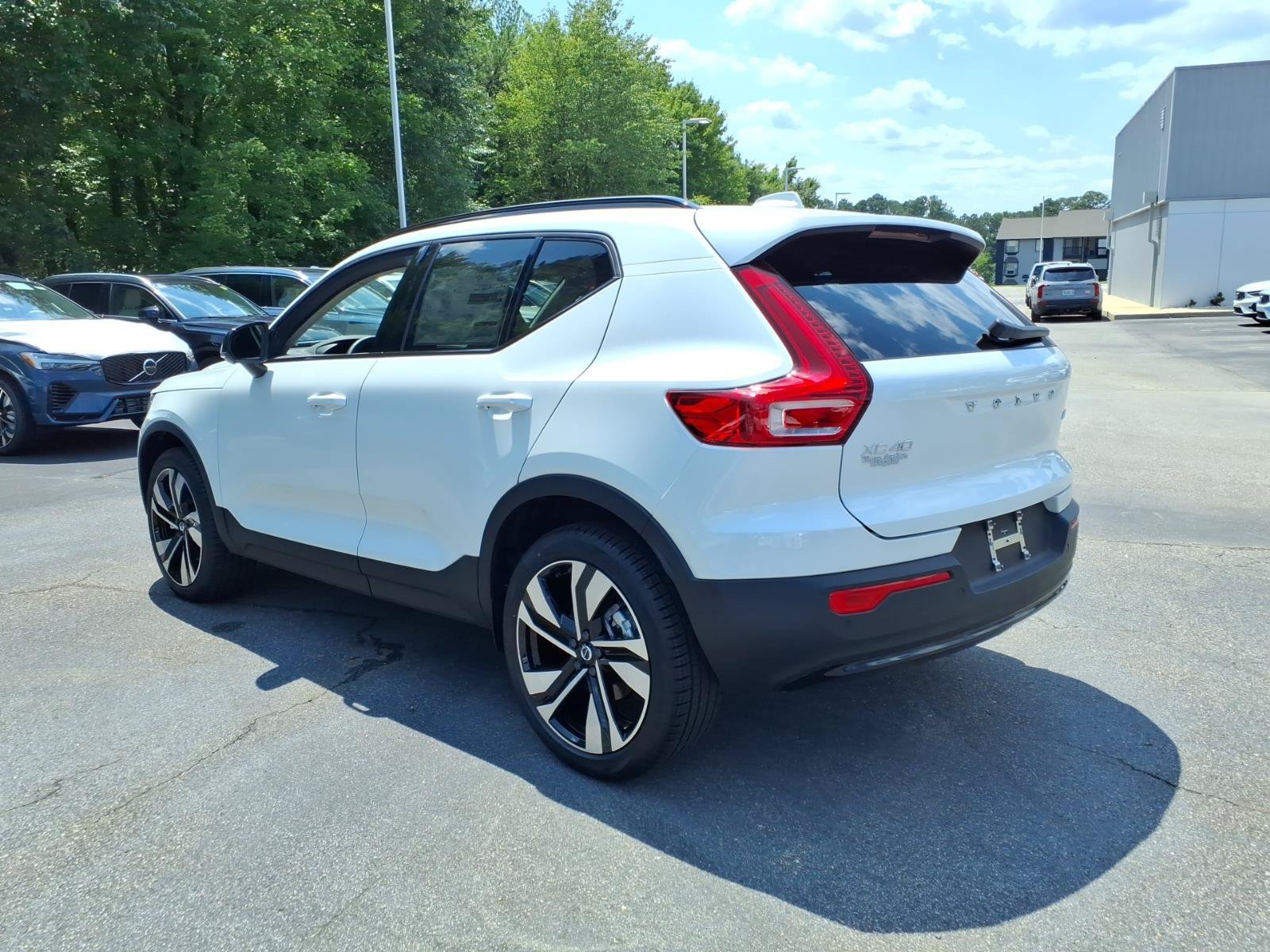 New 2026 Volvo XC40 B5 Ultra w/ Protection Package Premier AWD/4WD image 2