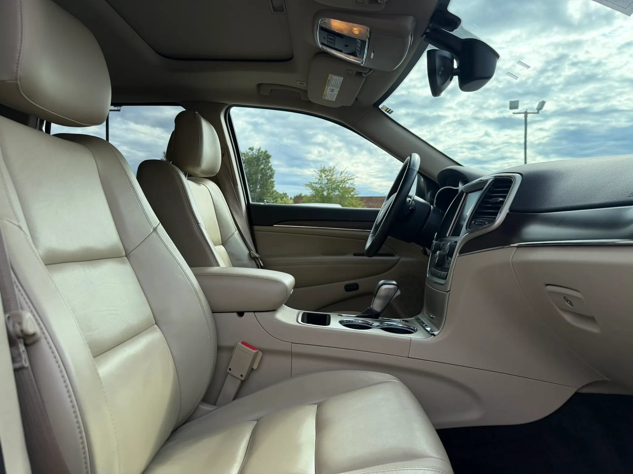 Used 2017 Jeep Grand Cherokee Limited RWD image 24