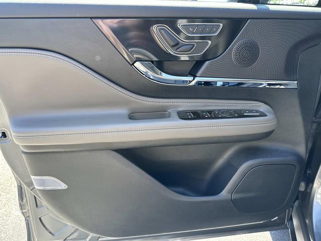 Used 2026 Lincoln Corsair Premiere AWD/4WD image 17