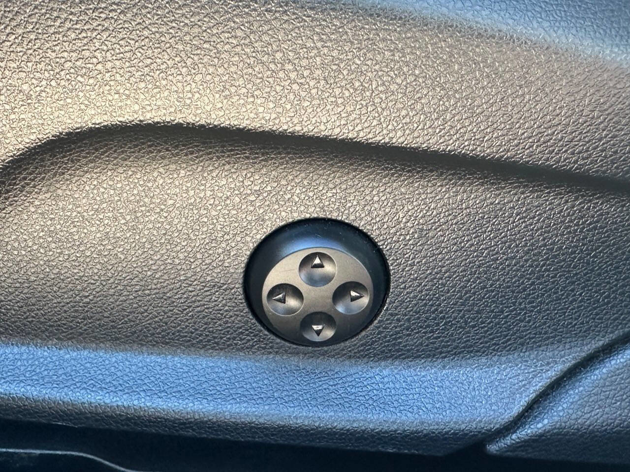 Used 2020 Mercedes-Benz GLC 300 4MATIC image 23