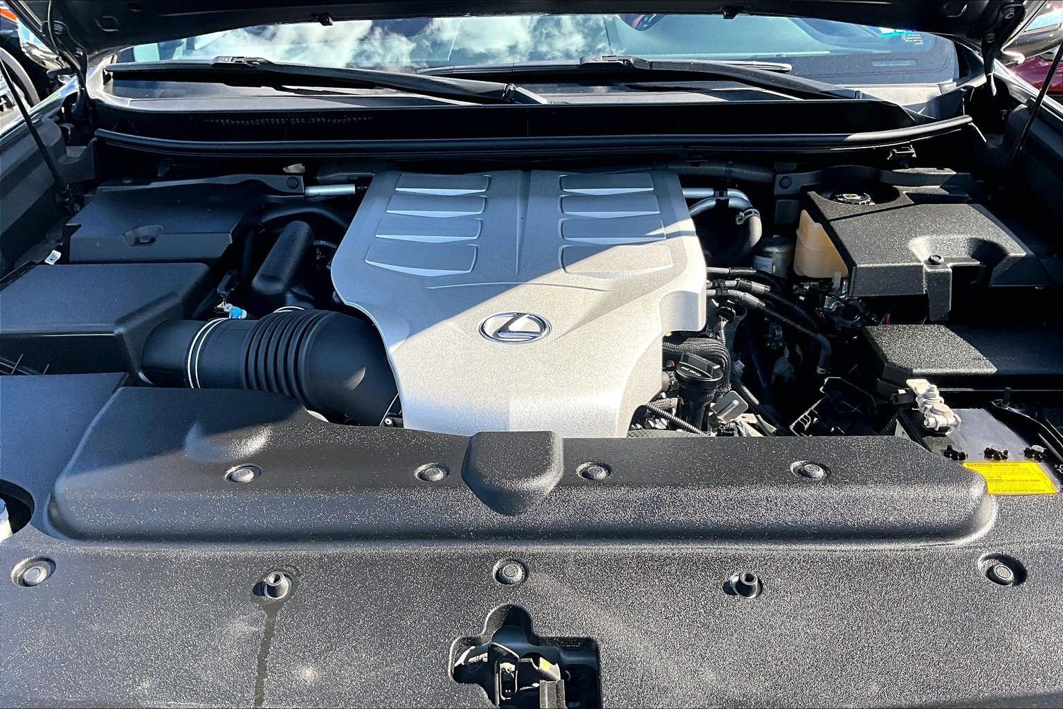 Used 2022 Lexus GX 460 Premium w/ Accessory Package AWD/4WD image 9
