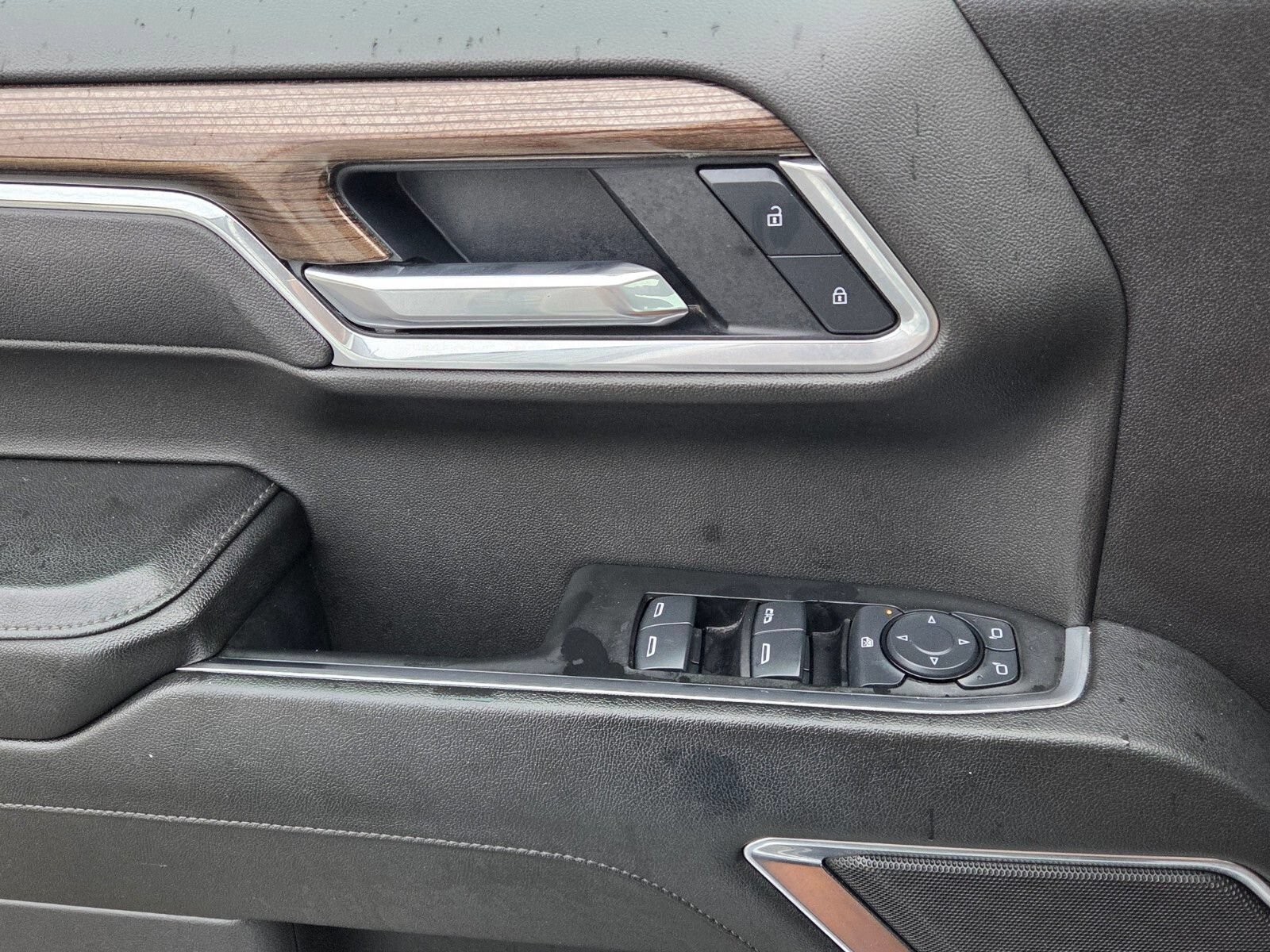 Used 2025 Chevrolet Silverado 1500 LT RWD image 29