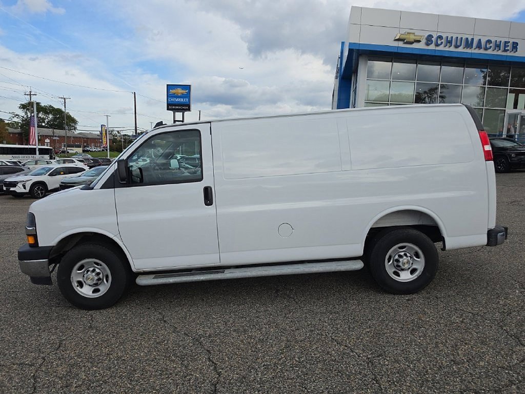 Certified 2025 Chevrolet Express 2500 w/ Driver Convenience Package RWD image 9
