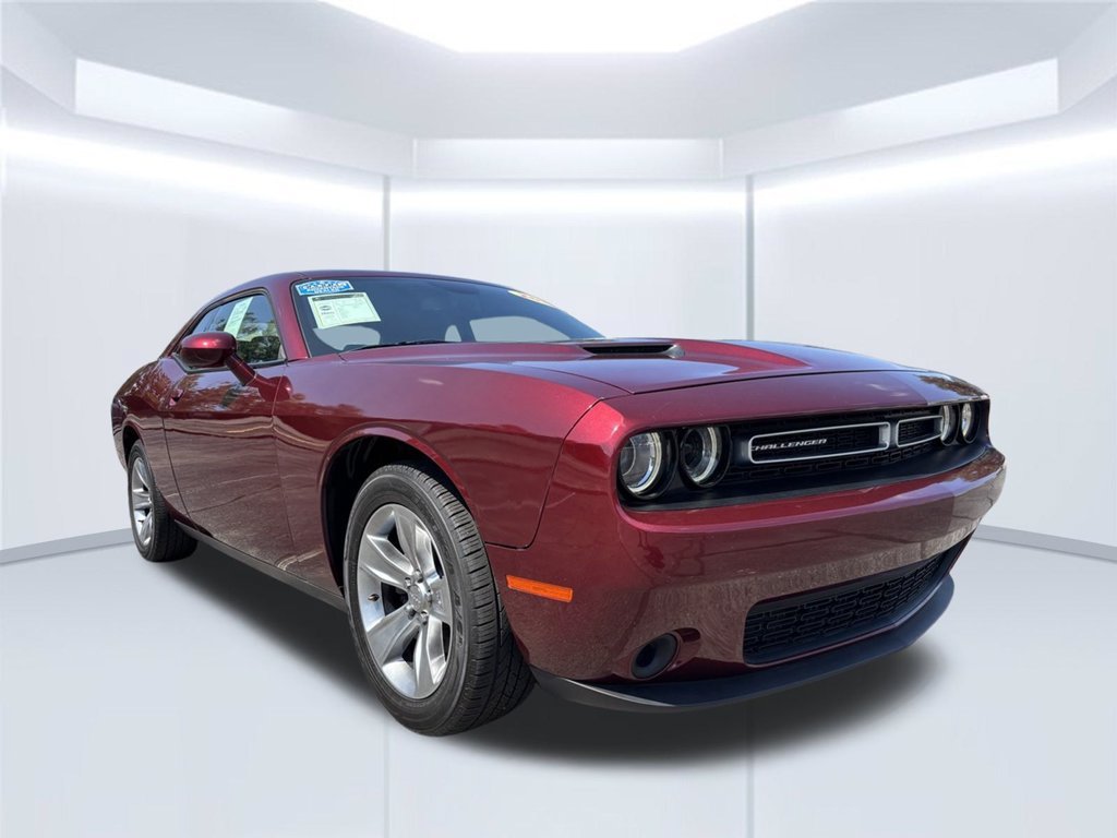 Used 2018 Dodge Challenger SXT RWD image 8