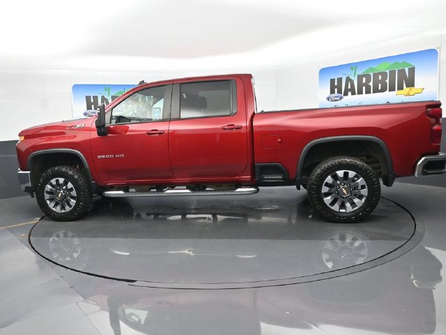 Used 2022 Chevrolet Silverado 2500 LT w/ Convenience Package AWD/4WD image 3