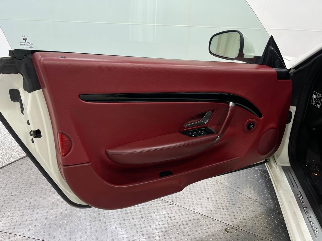 Used 2017 Maserati GranTurismo Convertible image 13