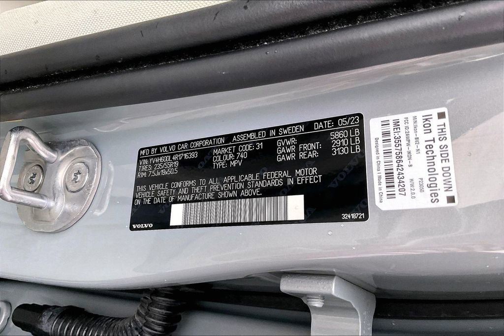 Certified 2024 Volvo XC60 T8 Plus w/ Protection Package Premier image 19