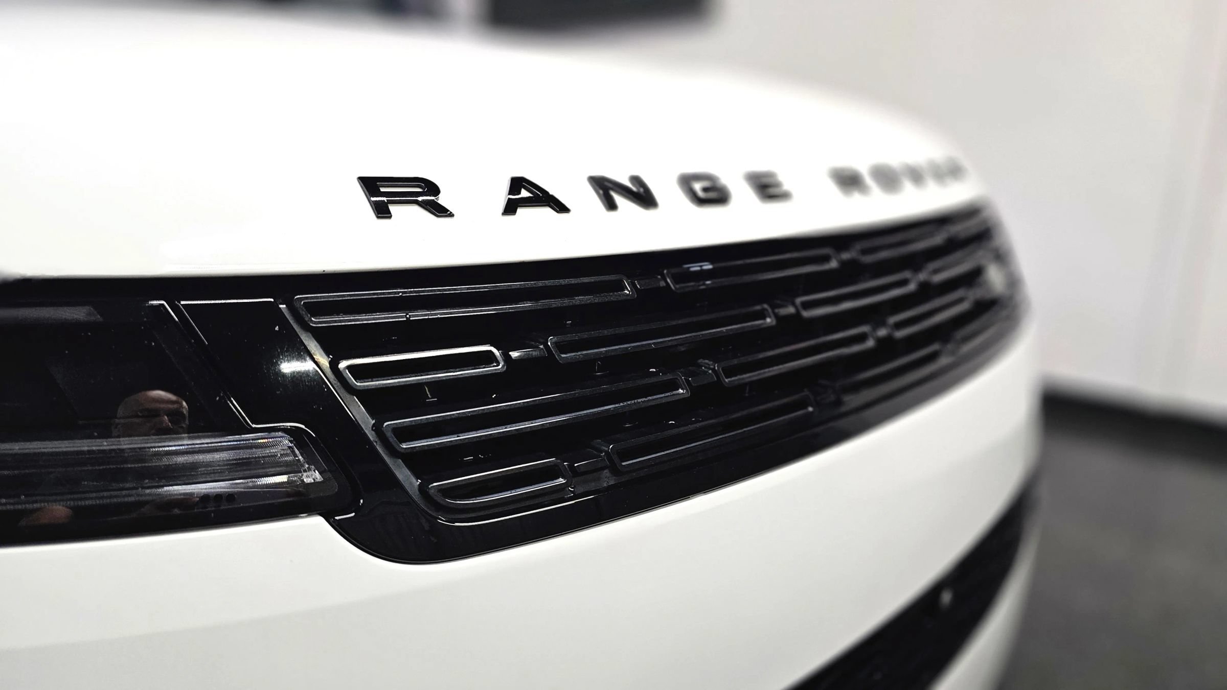 Used 2023 Land Rover Range Rover Sport SE AWD/4WD image 18