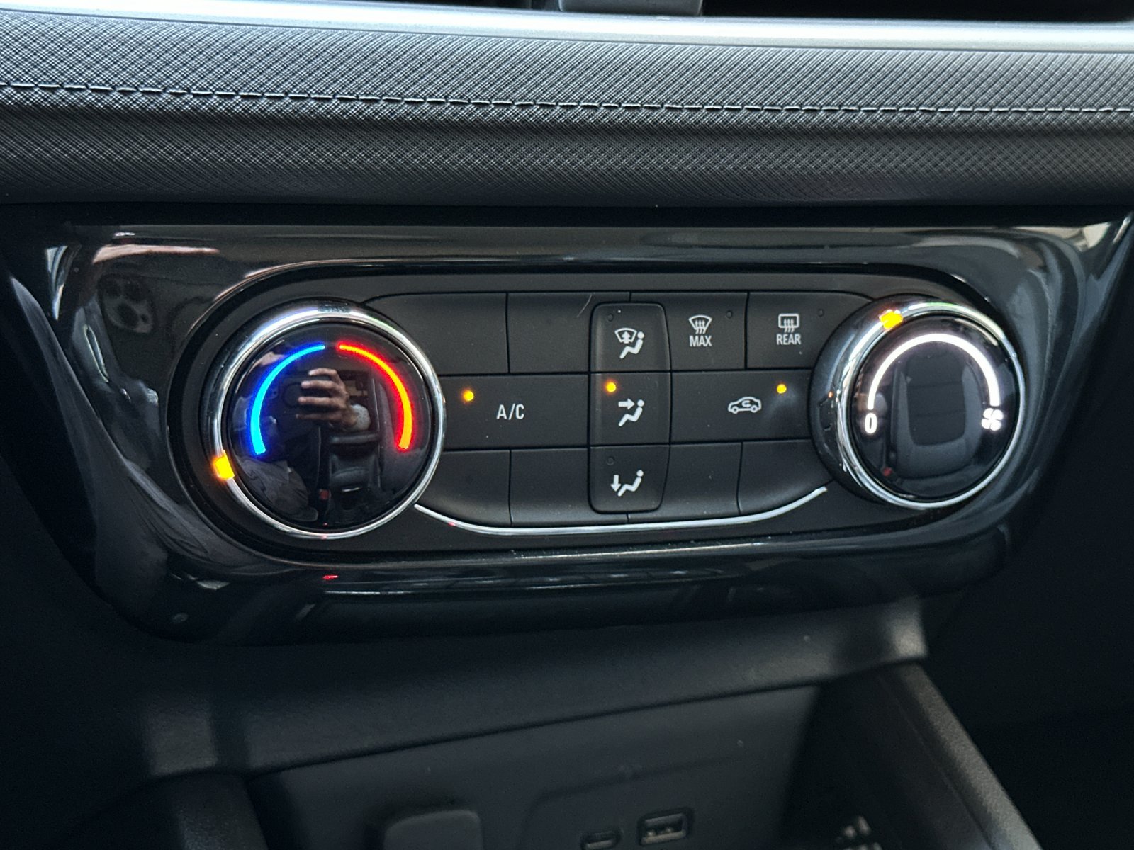 Used 2024 Chevrolet TrailBlazer LT w/ Driver Confidence Package FWD image 20
