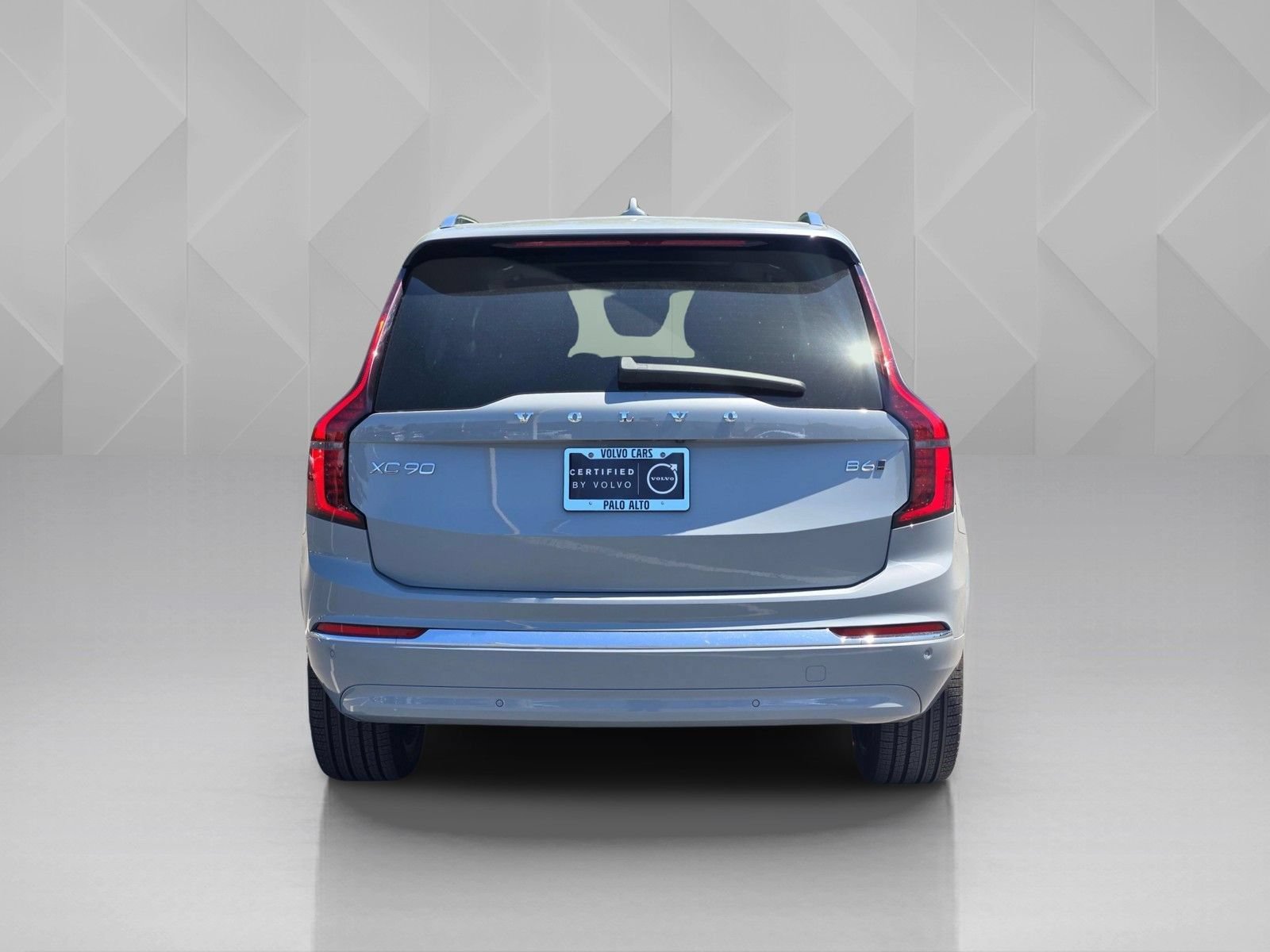 Certified 2025 Volvo XC90 B6 Plus AWD/4WD image 7