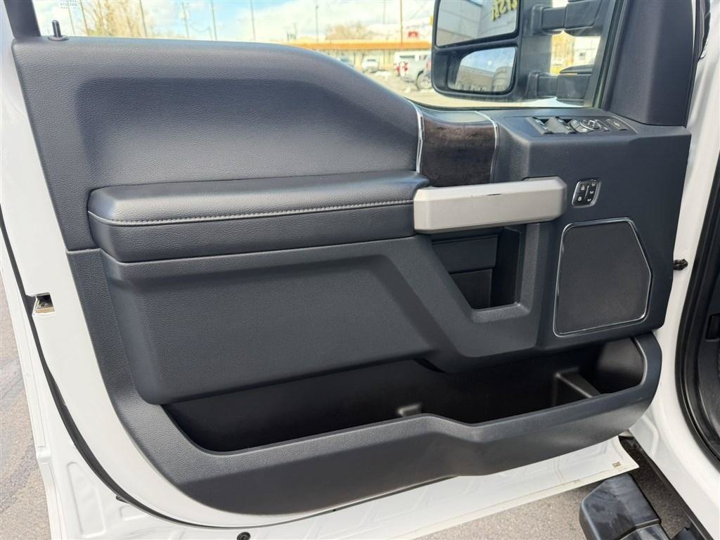 Used 2022 Ford F350 Lariat w/ Lariat Ultimate Package AWD/4WD image 19