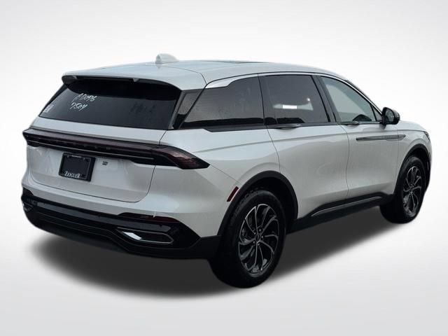 Used 2025 Lincoln Nautilus Premier image 6