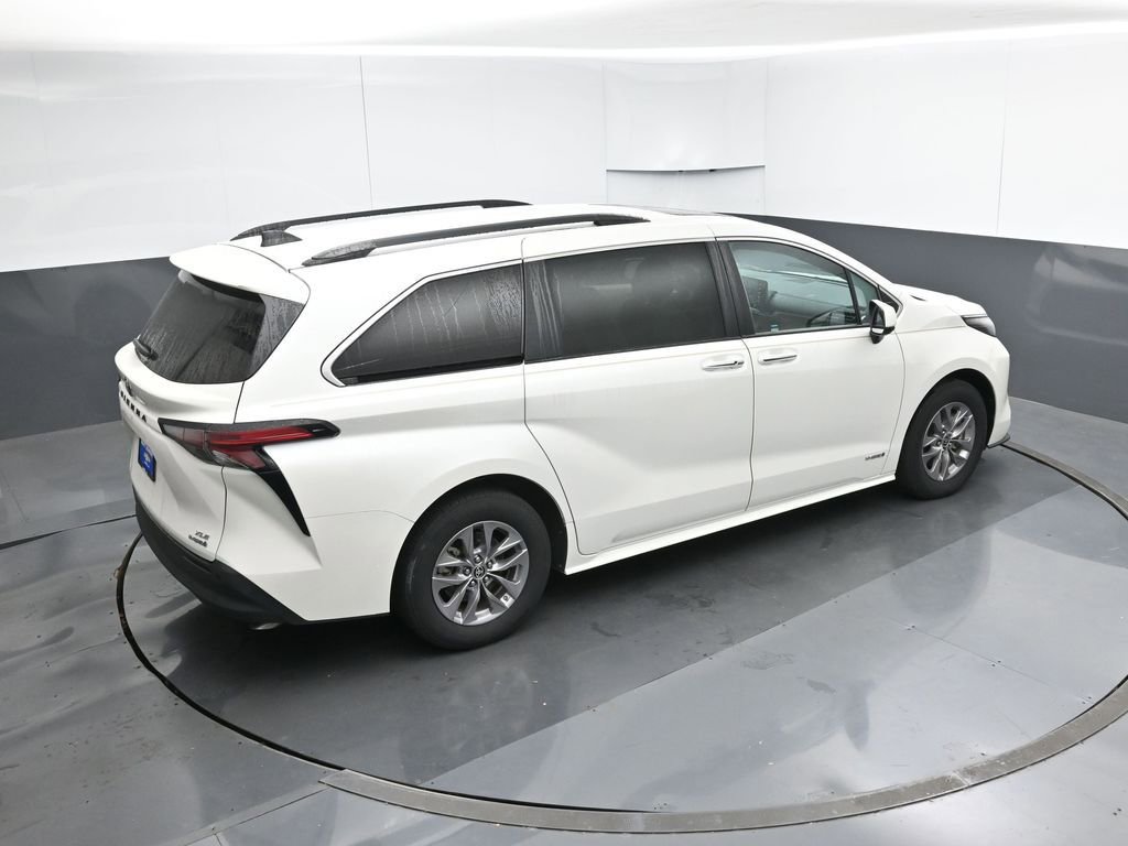 Used 2021 Toyota Sienna XLE image 49