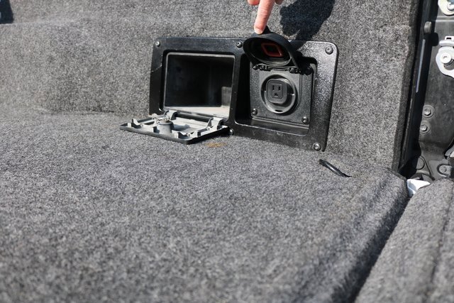 Used 2020 Toyota Tacoma Limited image 16