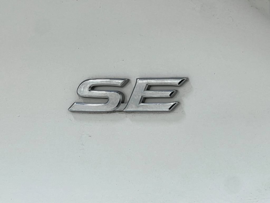 Used 2016 Toyota Camry SE FWD image 39