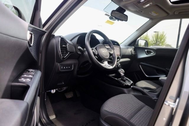 Certified 2023 Kia Soul EX FWD image 17