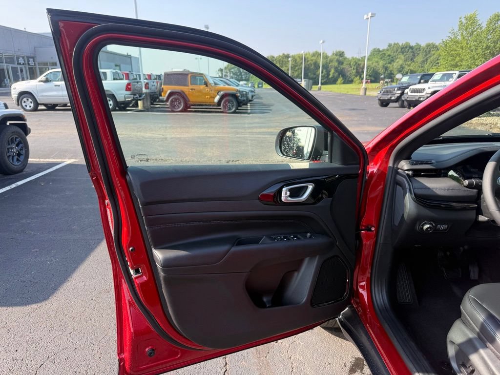 New 2026 Jeep Compass Latitude AWD/4WD image 10