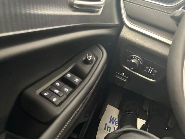 Certified 2025 Jeep Grand Cherokee L Laredo AWD/4WD image 44