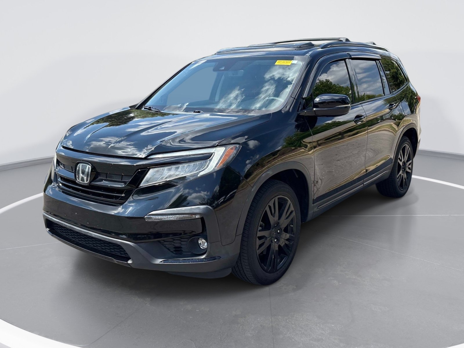 Used 2019 Honda Pilot Touring image 3