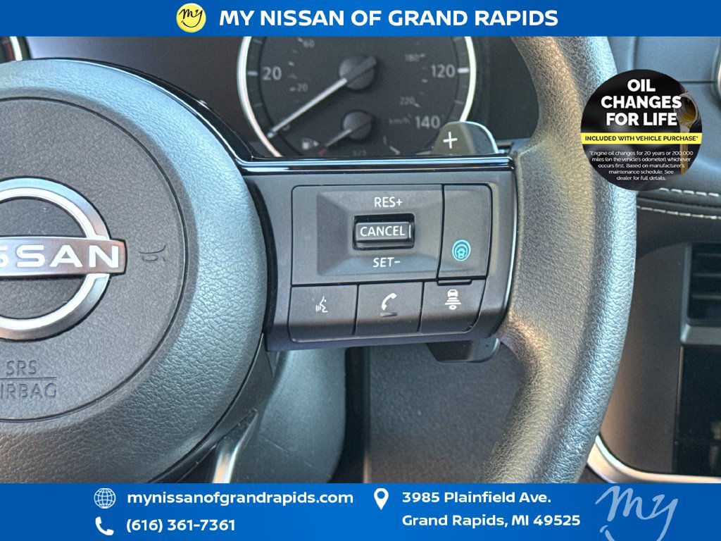 Used 2023 Nissan Rogue SV AWD/4WD image 16