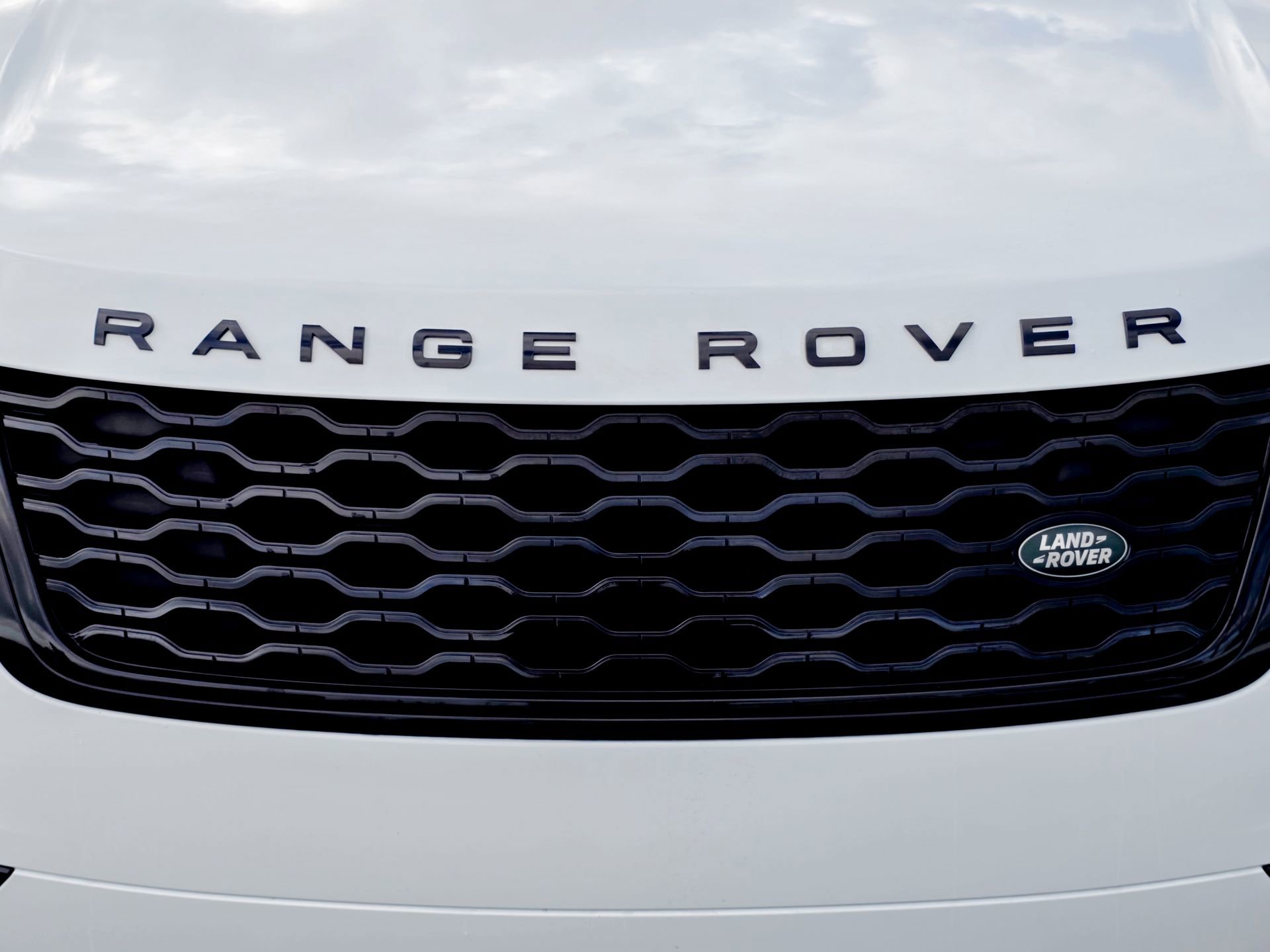Used 2023 Land Rover Range Rover Velar R-Dynamic S image 8