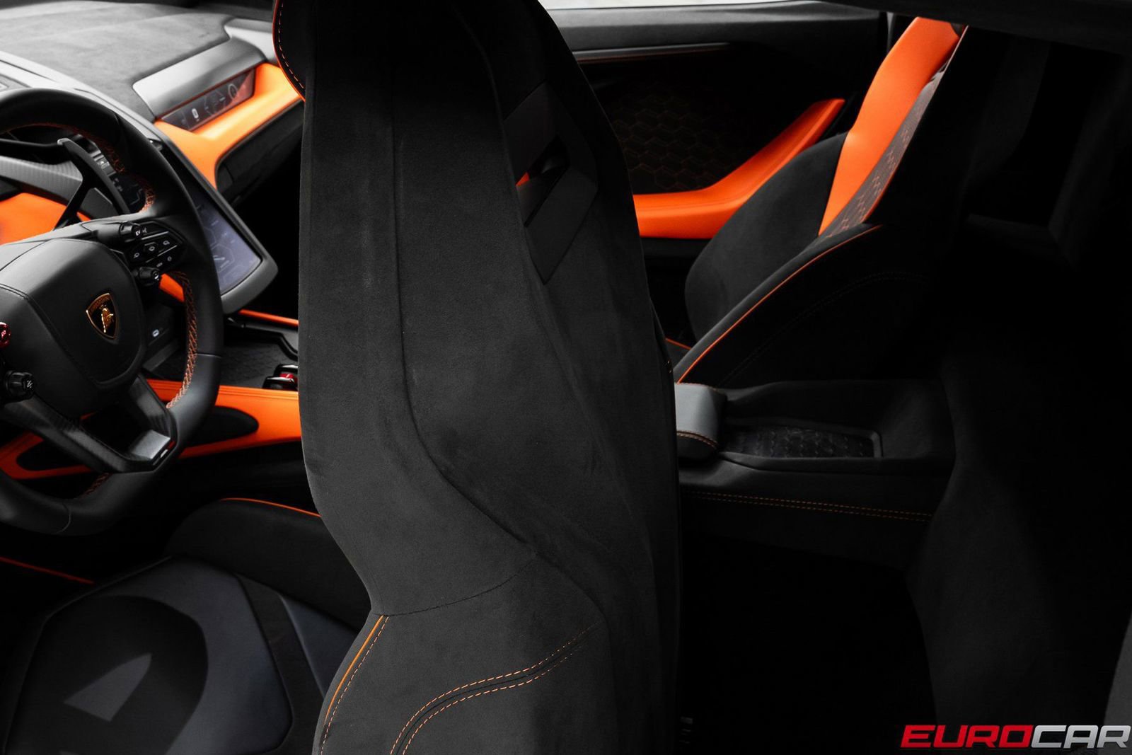 Used 2025 Lamborghini Revuelto AWD/4WD image 40