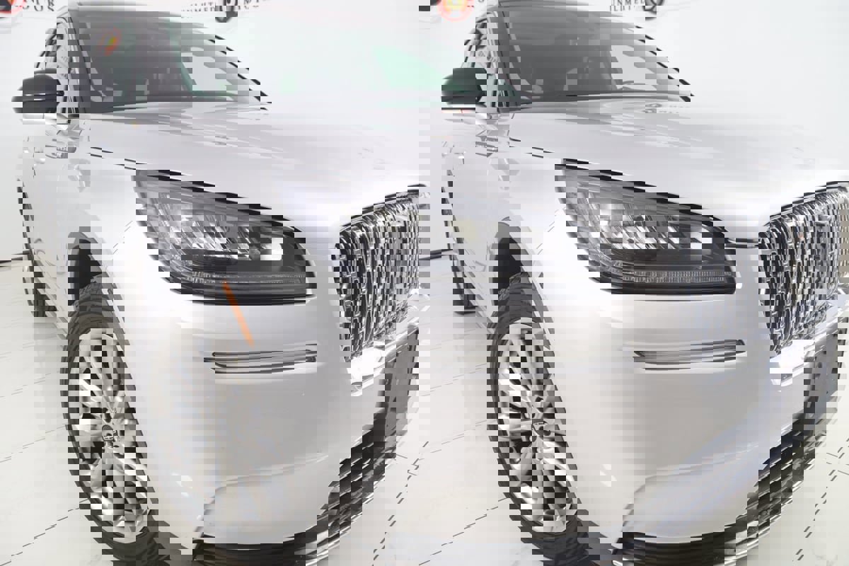 Used 2020 Lincoln Corsair FWD w/ Premium Package image 17