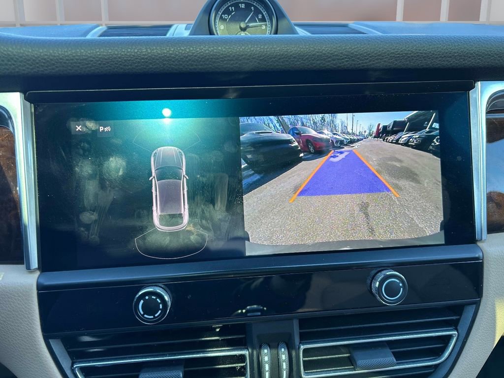 Used 2023 Porsche Macan Turbo image 31