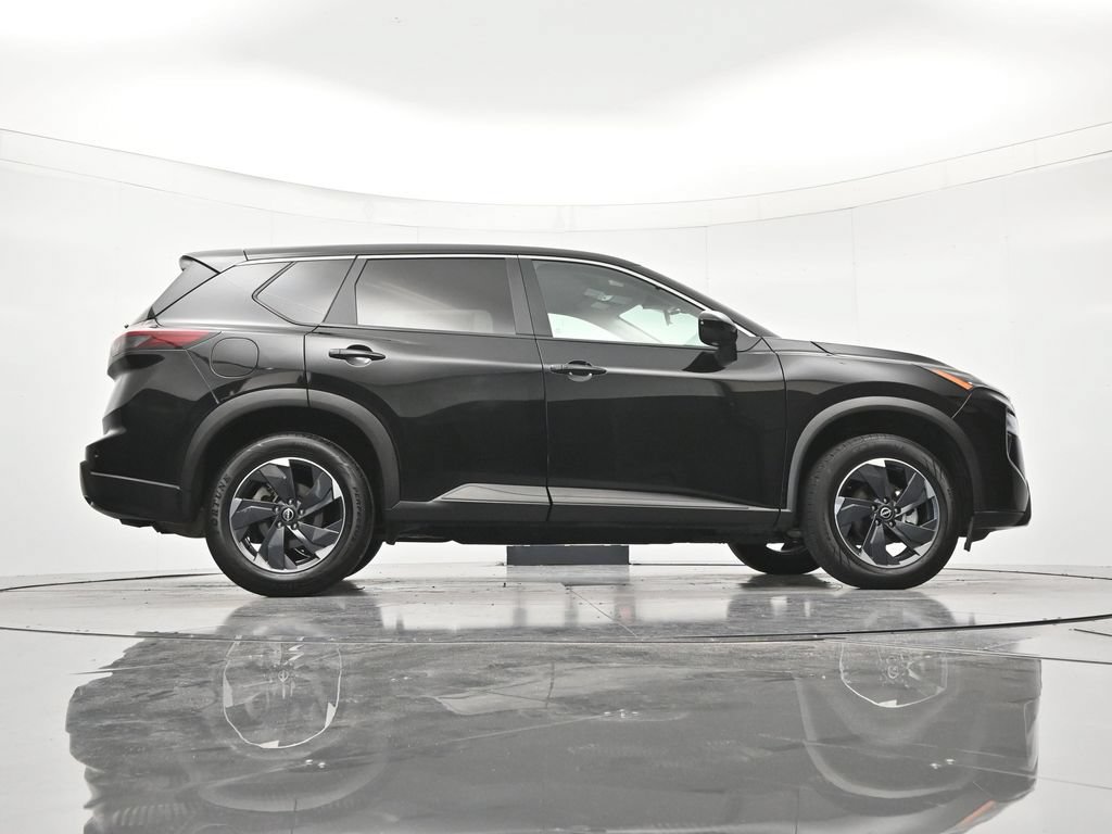 Used 2024 Nissan Rogue SV AWD/4WD image 39