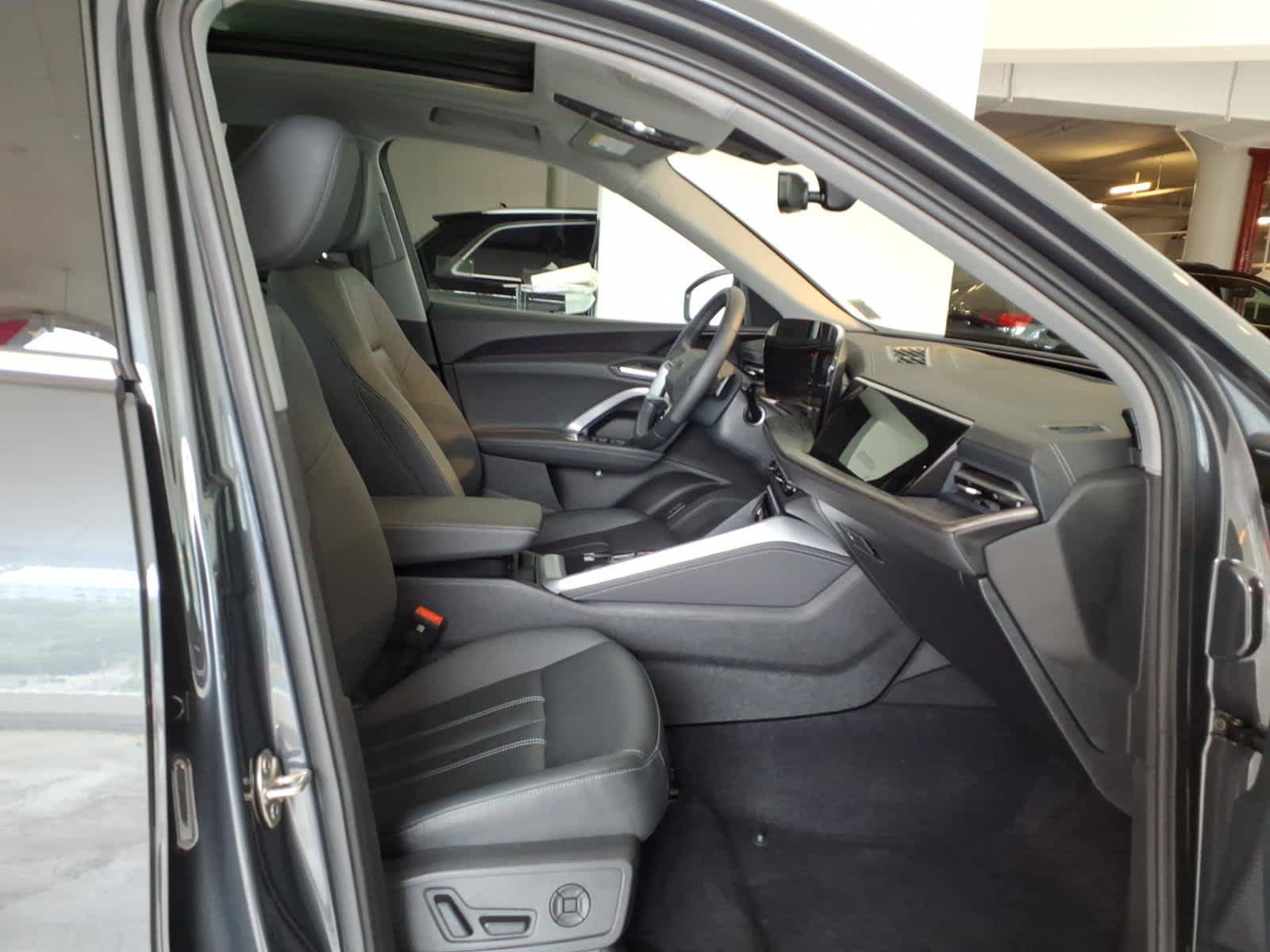 Used 2025 Audi Q5 Premium w/ Convenience Package AWD/4WD image 20
