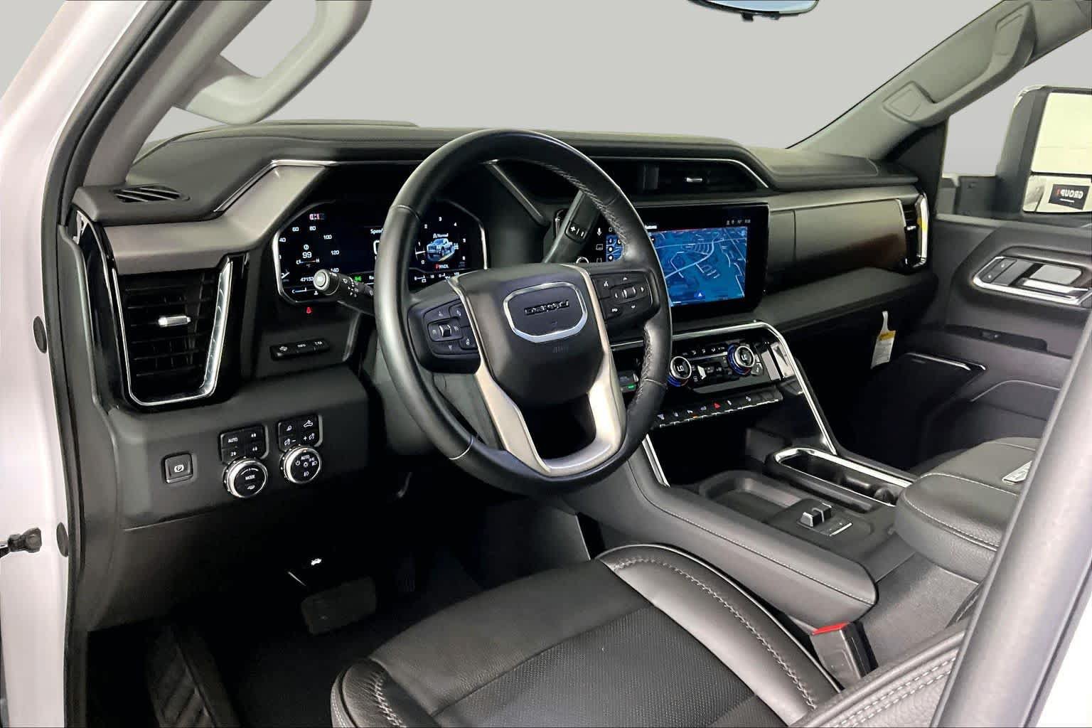 Used 2024 GMC Sierra 2500 Denali w/ Denali Reserve Package AWD/4WD image 17