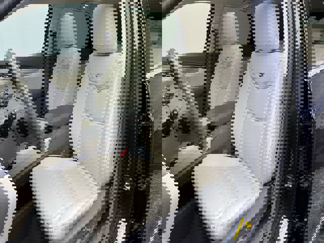 Used 2018 Cadillac XT5 Luxury w/ Driver Awareness Package image 10