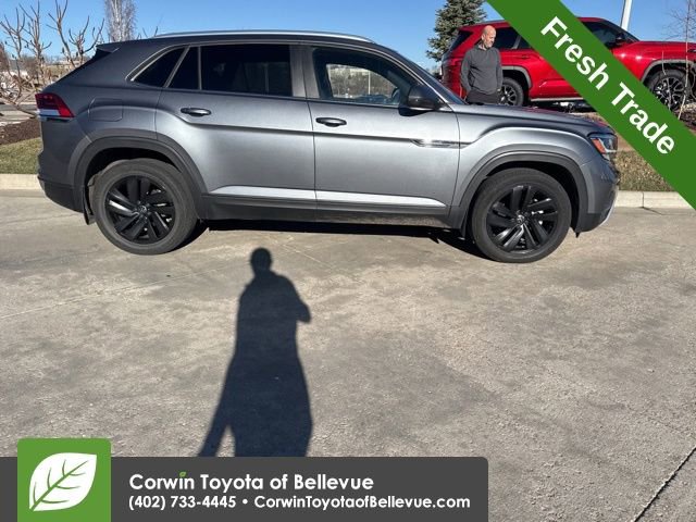 Used 2023 Volkswagen Atlas Cross Sport SE w/ Panoramic Sunroof Package video 2