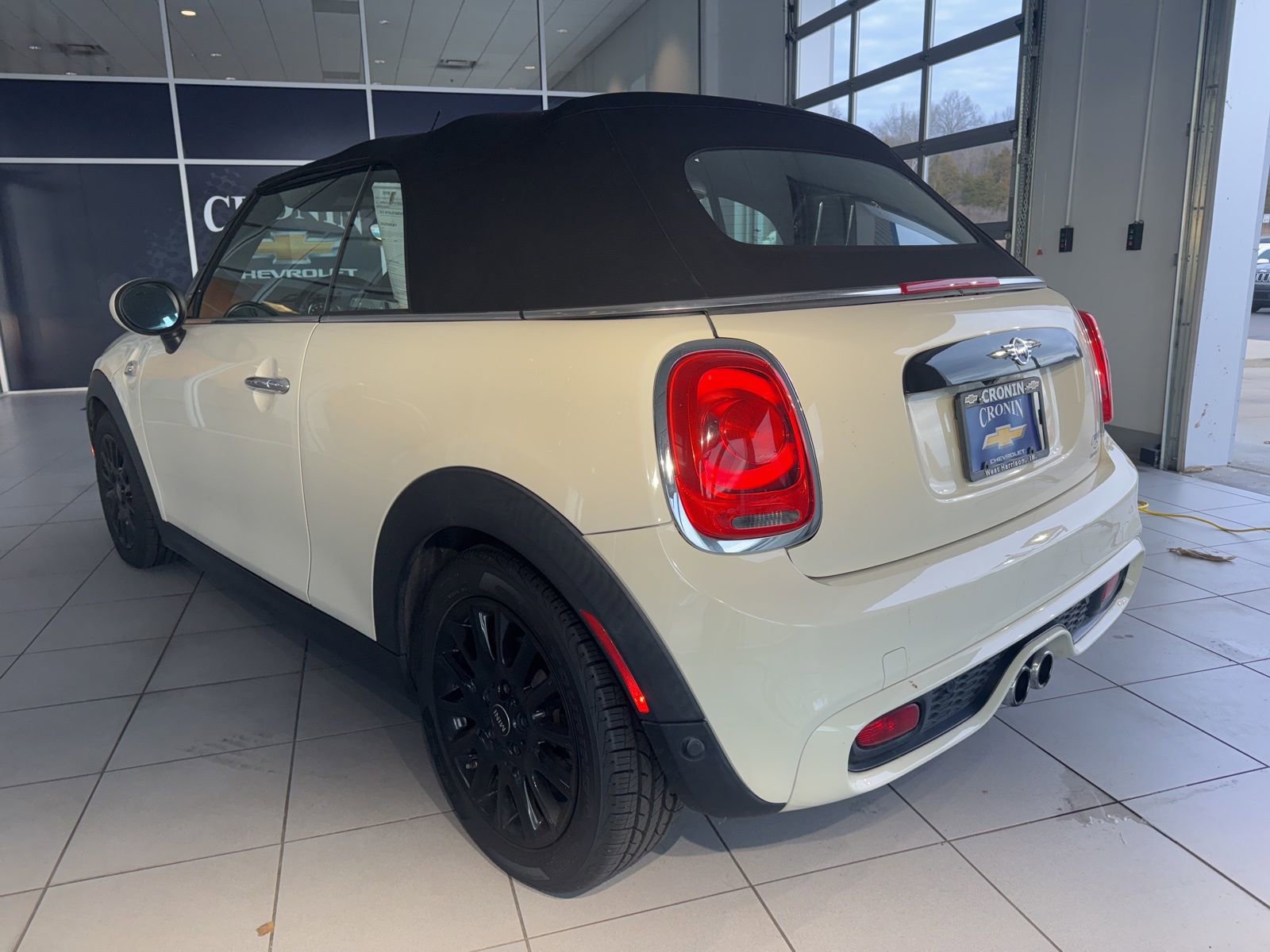 Used 2019 MINI Cooper S w/ Signature Upholstery Package image 9