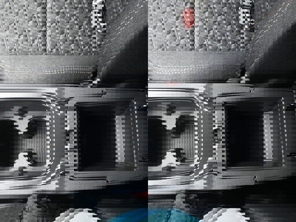 New 2026 Nissan Kicks SV image 18