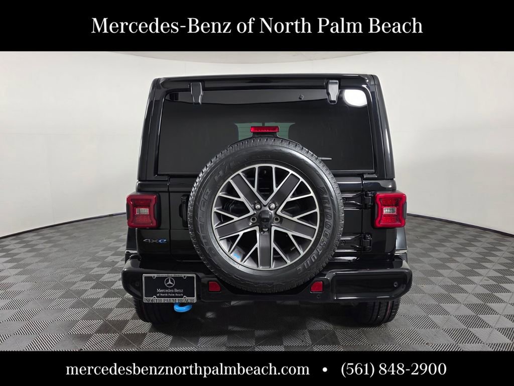 Used 2023 Jeep Wrangler Unlimited Sahara image 5