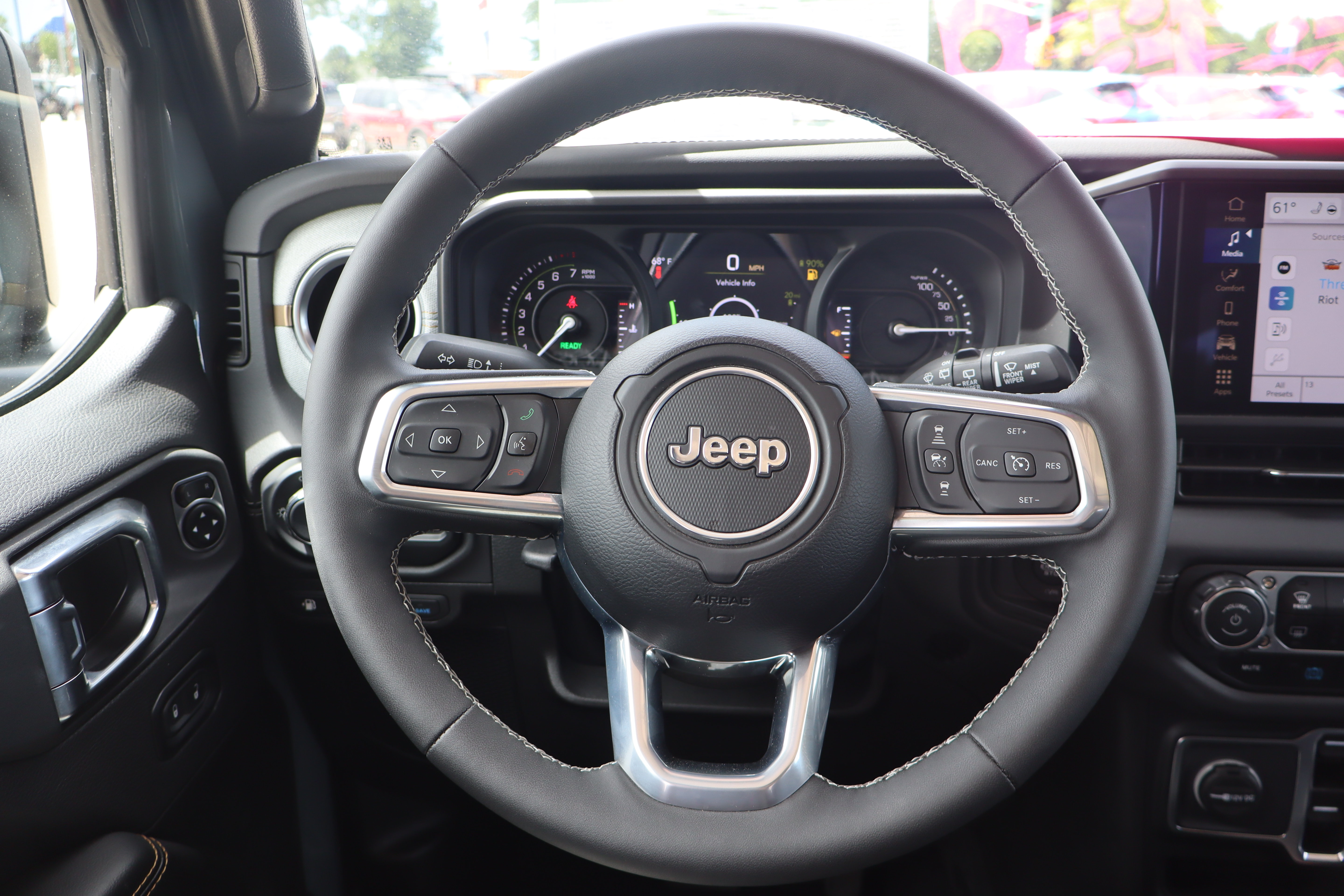 Used 2025 Jeep Wrangler Unlimited Sahara w/ Safety Group AWD/4WD image 14