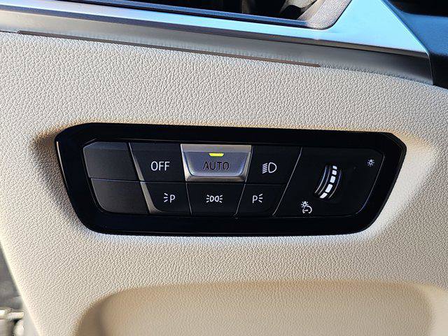 Used 2024 BMW 330i Sedan w/ Convenience Package image 26
