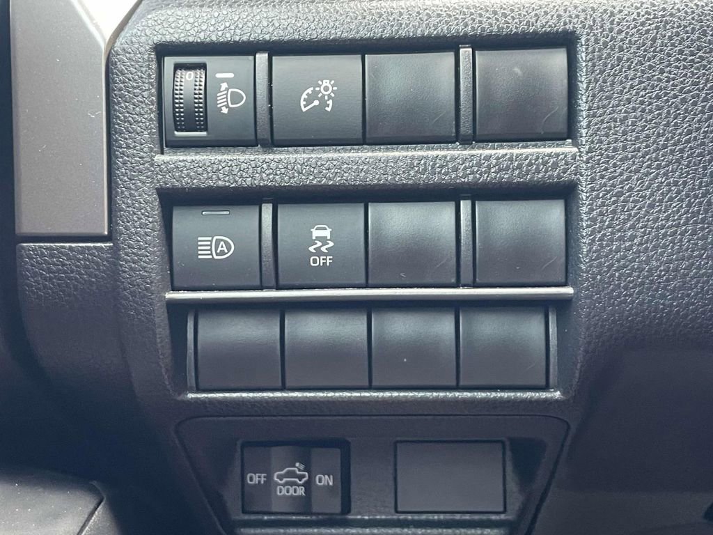 Used 2024 Toyota Tacoma SR5 w/ SR5 Upgrade Package image 27