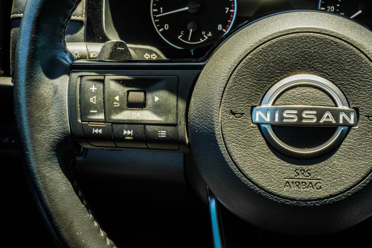 Used 2023 Nissan Pathfinder SL w/ Lighting Package (N92) AWD/4WD image 28
