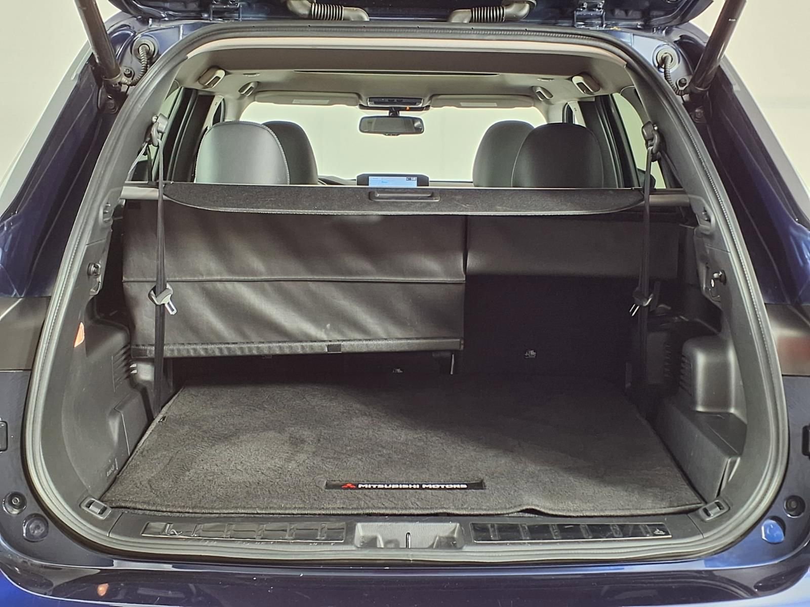 Used 2024 Mitsubishi Outlander SE image 13