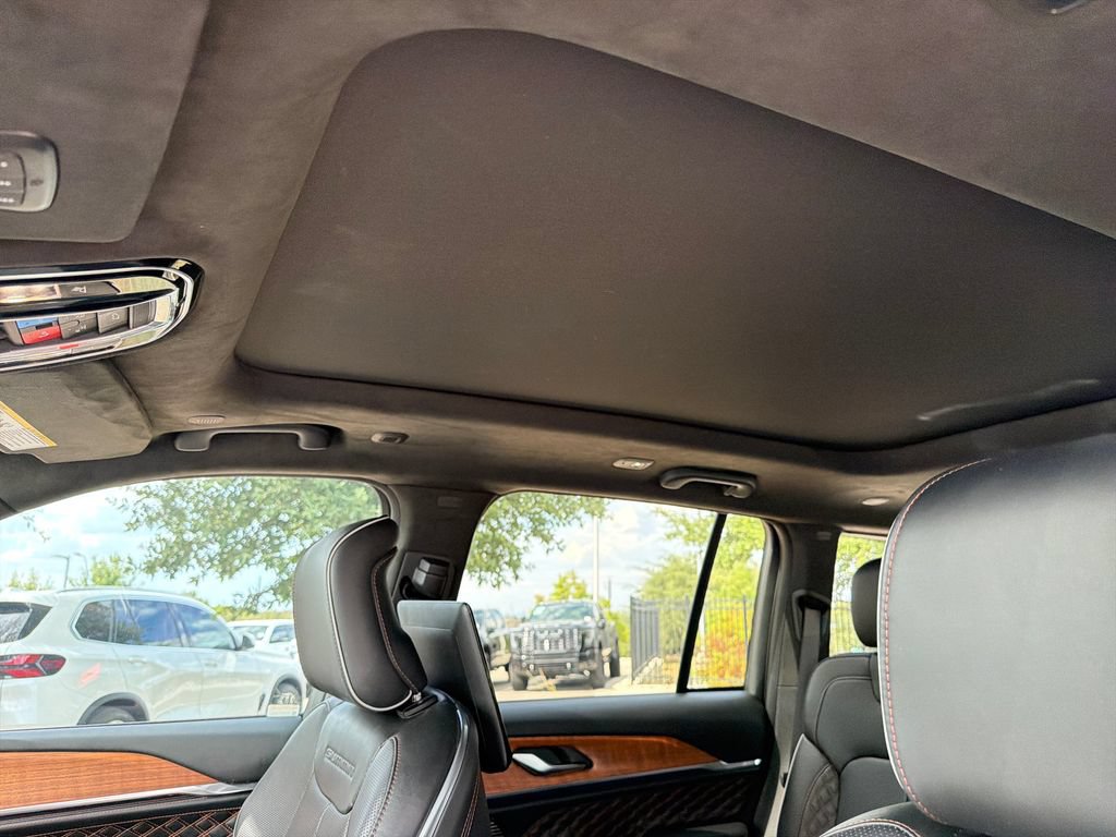 Used 2023 Jeep Grand Cherokee Summit AWD/4WD image 32