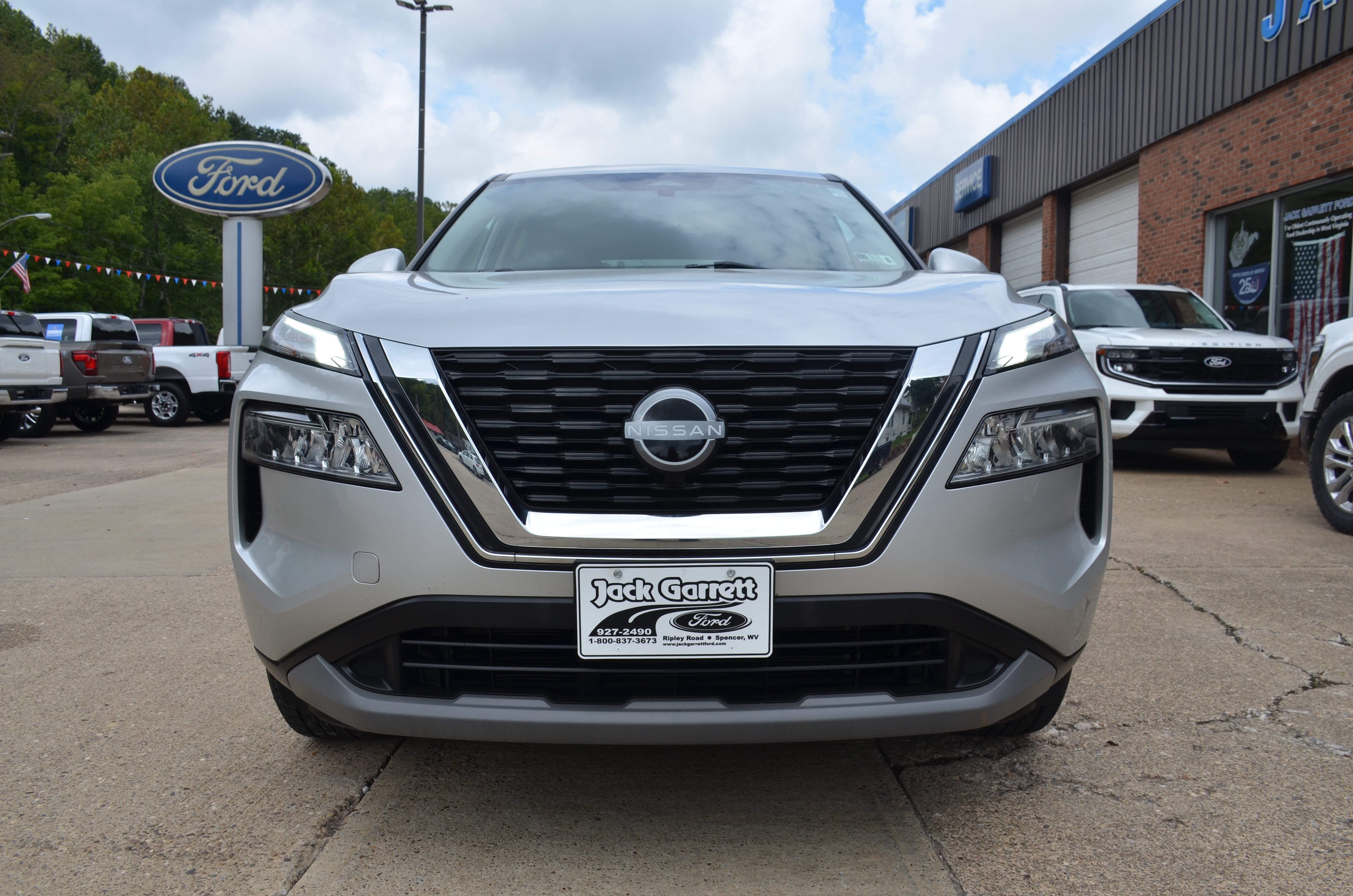 Used 2023 Nissan Rogue SV AWD/4WD image 5