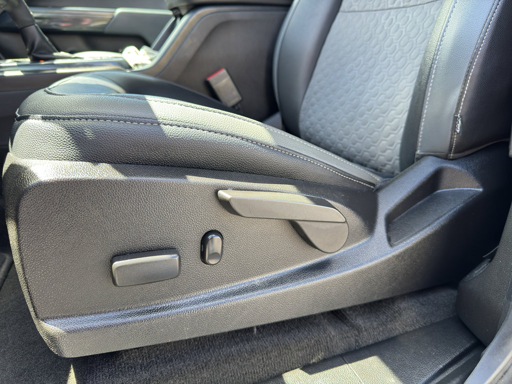 Used 2018 Chevrolet Colorado Z71 AWD/4WD image 11